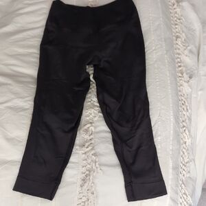 Lululemon Athletica Black Compression Workout Leggings 3/4 Length Size 8